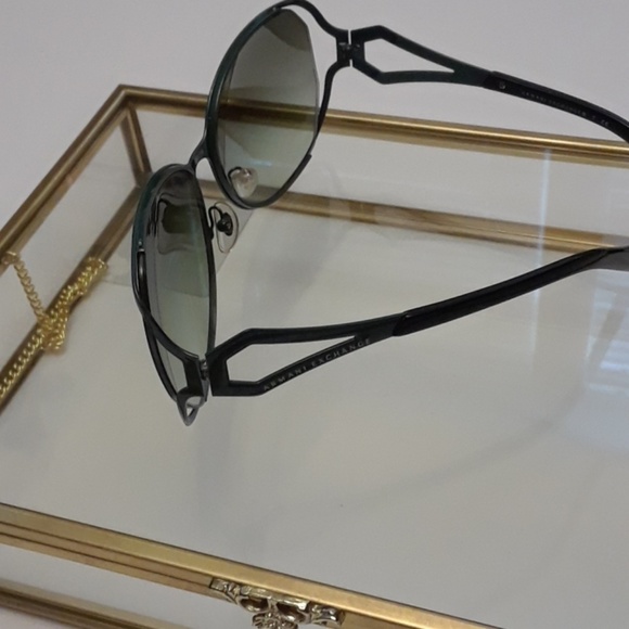 New ?Armani Exchange sunnies? main image 4